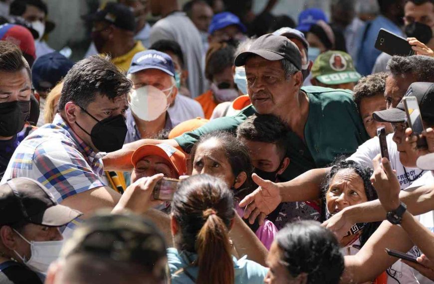 Venezuela: Voters May Get Referendum on Citizenship