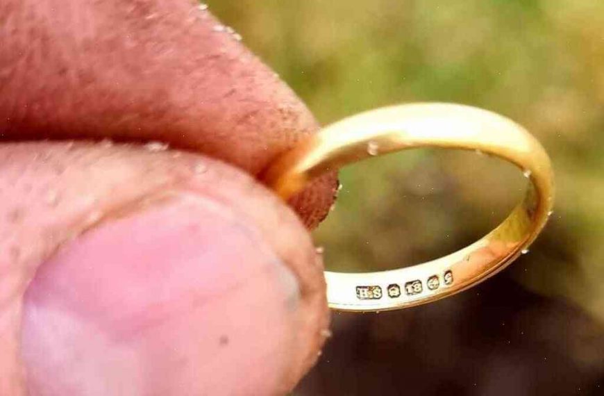 Woman finds wedding ring she ‘buried in a potato field’