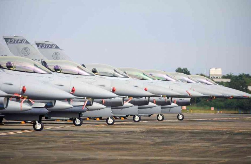 Taiwan scrambles jets as Chinese aircraft move in ‘risky’ swoop